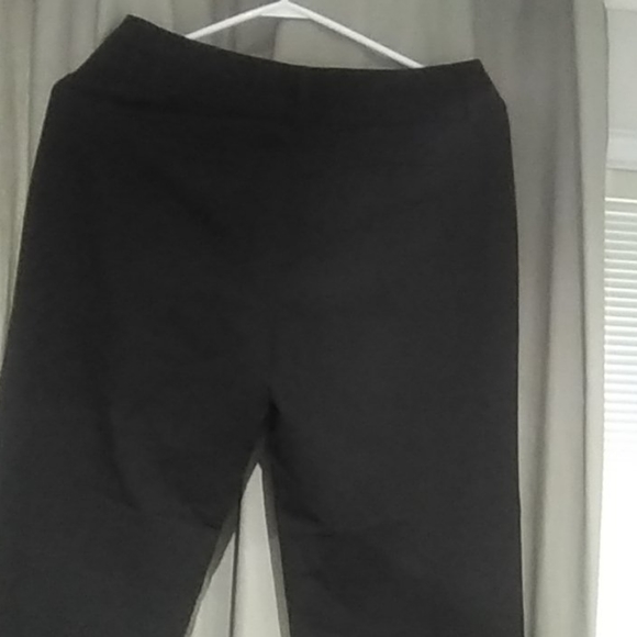 Larry Levine petite women's black dress pants styl - Picture 3 of 4